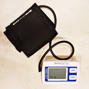 Smartheart M/N 01-539WR Arm Digital Blood Pressure Monitor - Excellent!